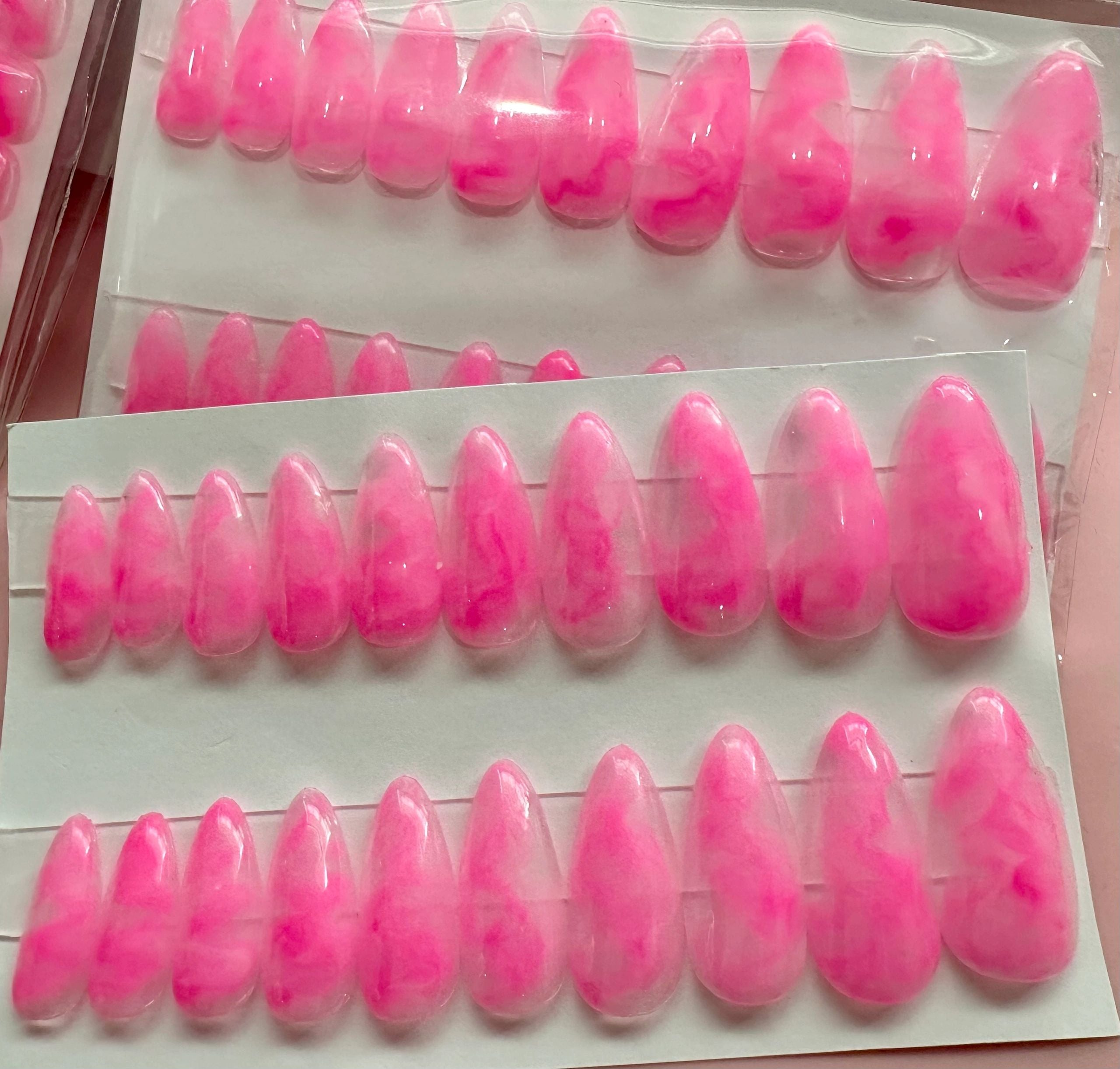 Hottie Sheer Bloom (pink)
